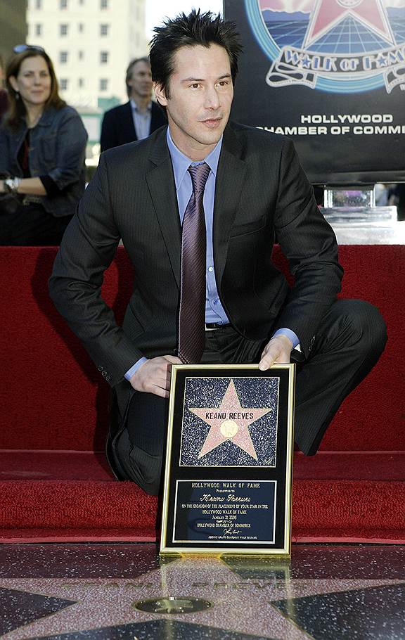 Keanu receiving his star on the Hollywood Walk of Fame in 2005